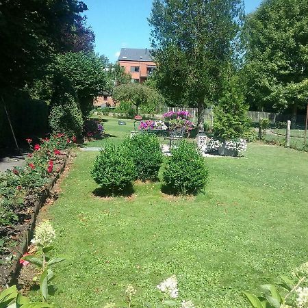B&B Au Jardin Fleuri Marche-en-Famenne Exterior foto