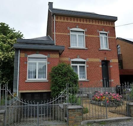B&B Au Jardin Fleuri Marche-en-Famenne Exterior foto