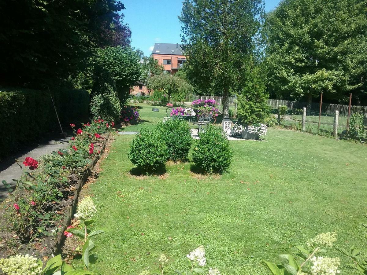 B&B Au Jardin Fleuri Marche-en-Famenne Exterior foto
