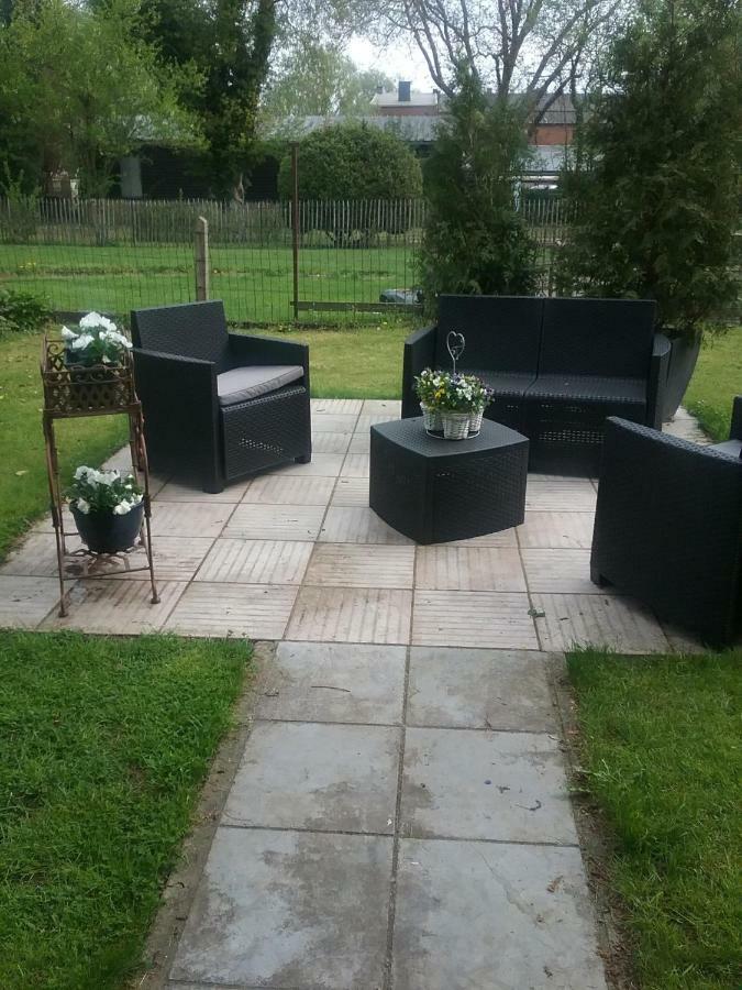 B&B Au Jardin Fleuri Marche-en-Famenne Exterior foto