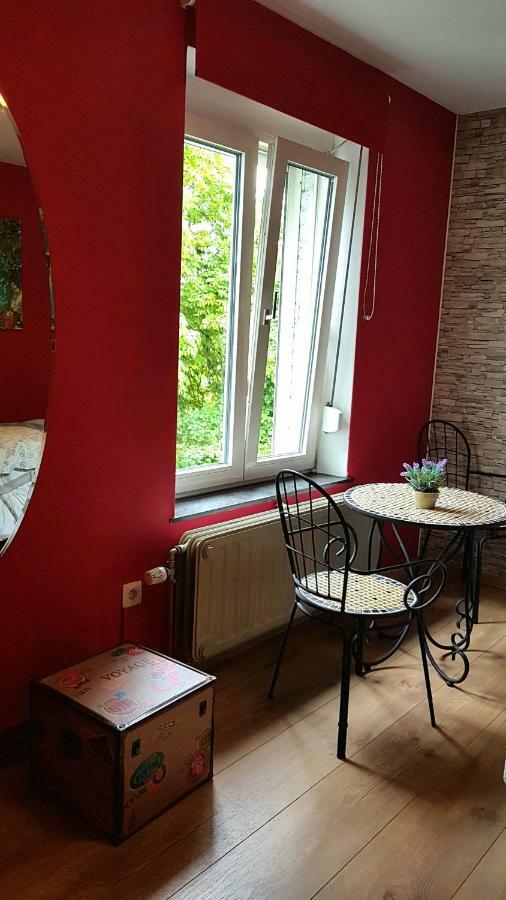 B&B Au Jardin Fleuri Marche-en-Famenne Exterior foto